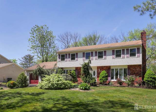 Property at 25 Briarwood Dr, Old Bridge, NJ 07747, 5 beds, 2.5 baths