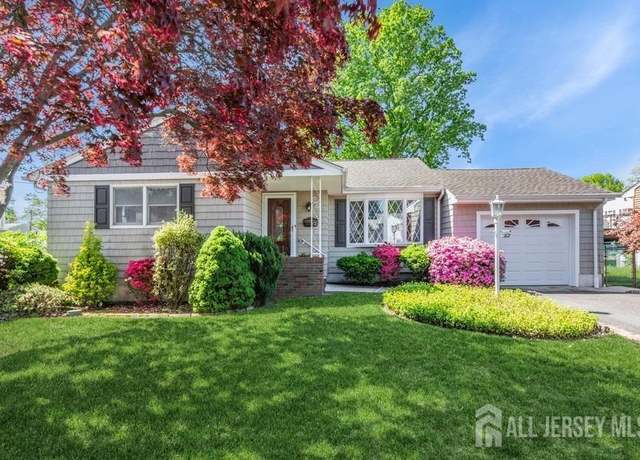 Property at 268 E Iselin Pkwy, Iselin, NJ 08830, 3 beds, 2 baths