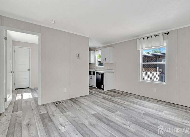 Property at 2505 Woodbridge Ave Unit 9 L, Edison, NJ 08817, 2 beds, 1 bath