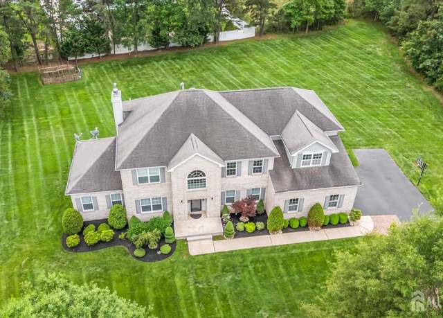 Property at 1004 Antoinette Dr, Monroe, NJ 08831, 5 beds, 3 baths