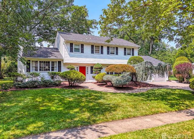 Property at 36 Beacon Hill Dr, East Brunswick, NJ 08816, 4 beds, 2.5 baths