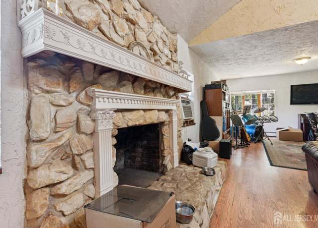 Property at 13 Mclellan Ct, East Brunswick, NJ 08816, 3 beds, 2 baths