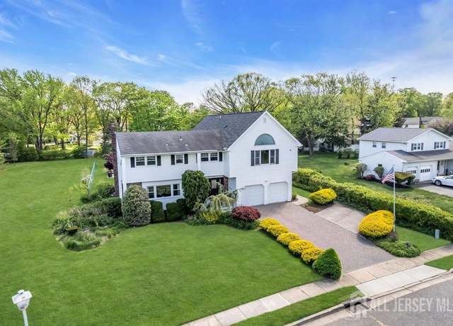 Property at 27 Rota Dr, Sayreville, NJ 08859, 6 beds, 4.5 baths