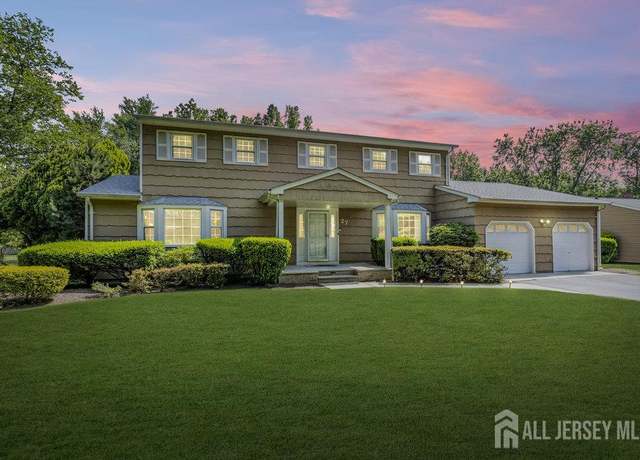 Property at 27 Appleby Ln, East Brunswick, NJ 08816, 5 beds, 2.5 baths