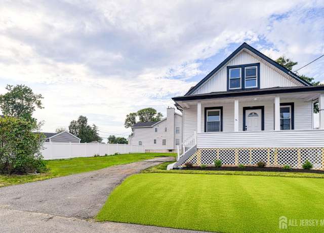 Property at 27 Elm St, Edison, NJ 08817, 4 beds, 3 baths
