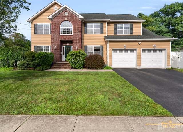 Property at 233 Brooklyn Ave, Spotswood, NJ 08884, 4 beds, 2.5 baths