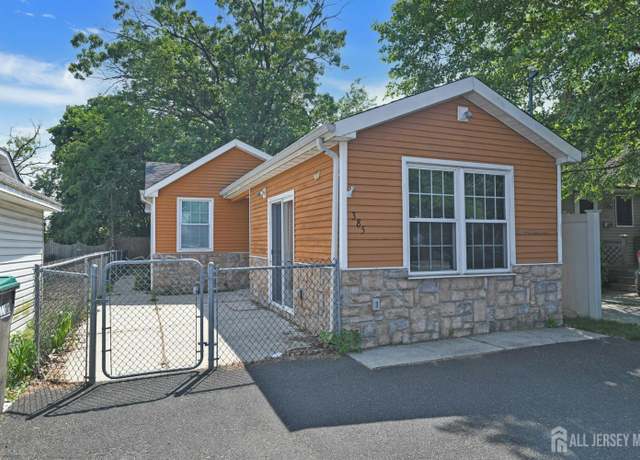Property at 385 Shoreland Cir, Old Bridge, NJ 08879, 1 bed, 1 bath