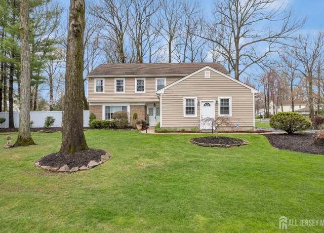 Property at 2 Pine Ridge Drive Dr, Edison, NJ 08820, 4 beds, 2.5 baths