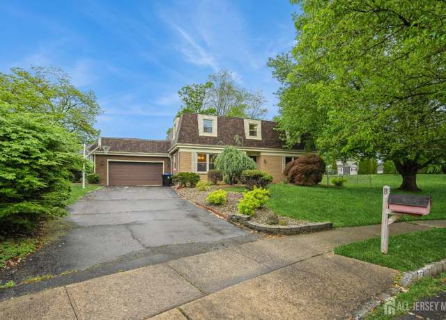 Property at 8 Appletree Ln, East Brunswick, NJ 08816, 4 beds, 2.5 baths