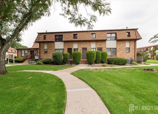 Property at 401 N Oaks Blvd N, North Brunswick, NJ 08902, 1 bed, 1 bath
