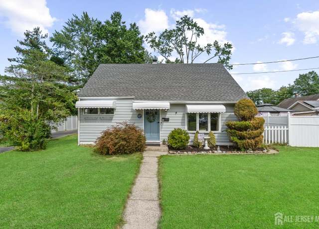 Property at 15 Prospect Ave, Edison, NJ 08817, 4 beds, 1 bath
