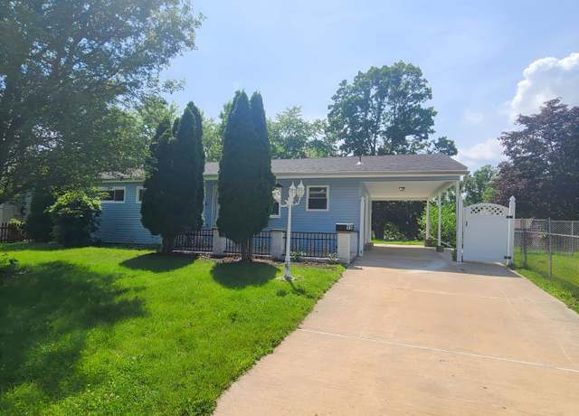 Property at 15 Clemson St, Old Bridge, NJ 08859, 3 beds, 1.5 baths