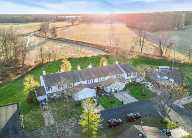 Property at 71 Staghorn Dr, Old Bridge, NJ 07747, 3 beds, 2.5 baths