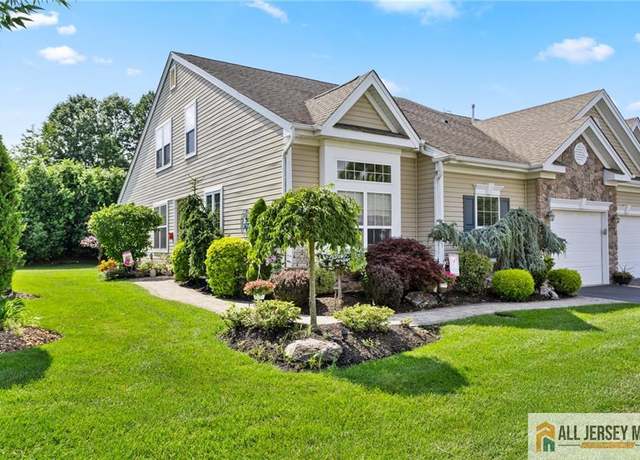 Property at 9 Timber Hill Dr, Monroe, NJ 08831, 3 beds, 3 baths