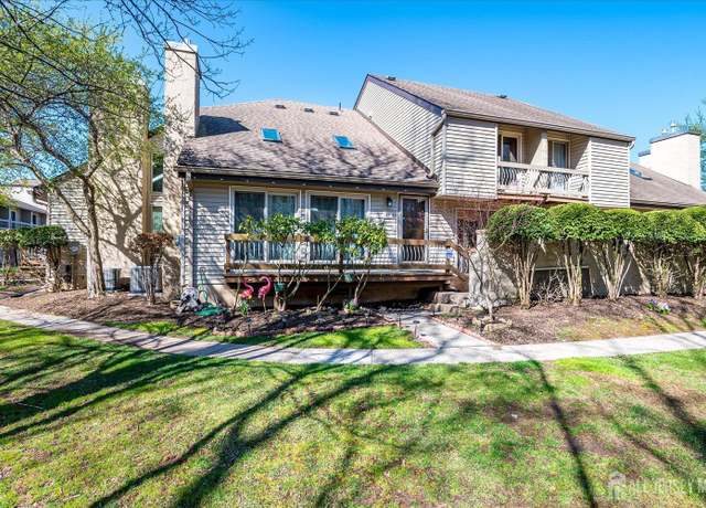 Property at 39 Denise Dr, Edison, NJ 08820, 2 beds, 2.5 baths