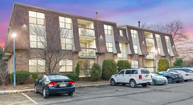 Photo of 1006 Hidden Village Dr, Perth Amboy, NJ 08861