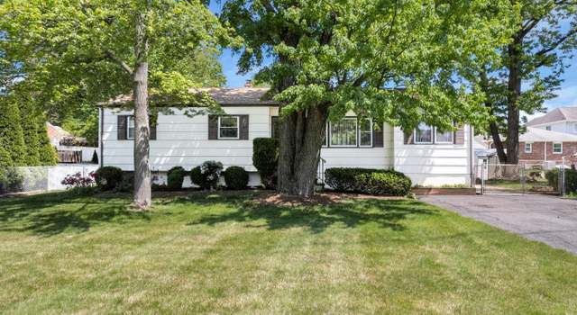 Photo of 92 Maplewood Ave, Edison, NJ 08837