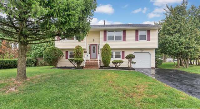 Photo of 47 Cumberland Rd, Piscataway, NJ 08854