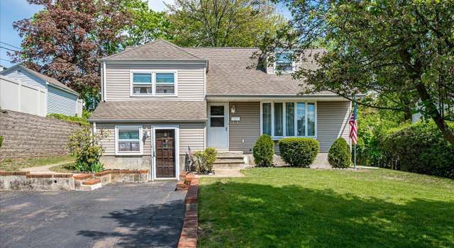 Photo of 6 N Minnisink Ave, Sayreville, NJ 08859