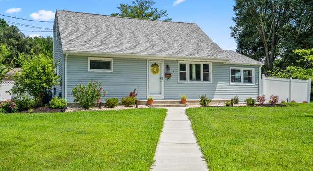 Photo of 2 Laurie Dr, East Brunswick, NJ 08816