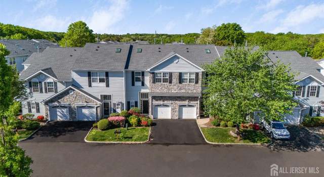 Photo of 10 Chimney Ct, Old Bridge, NJ 08879