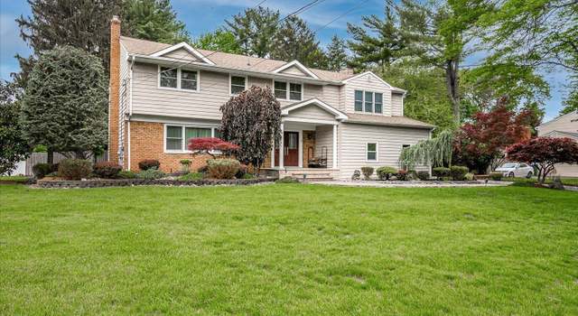 Photo of 8 Renee Ct, Edison, NJ 08820