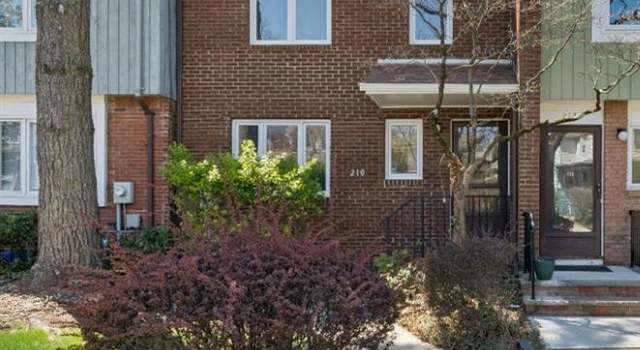 Photo of 210 N 2nd Ave, Highland Park, NJ 08904