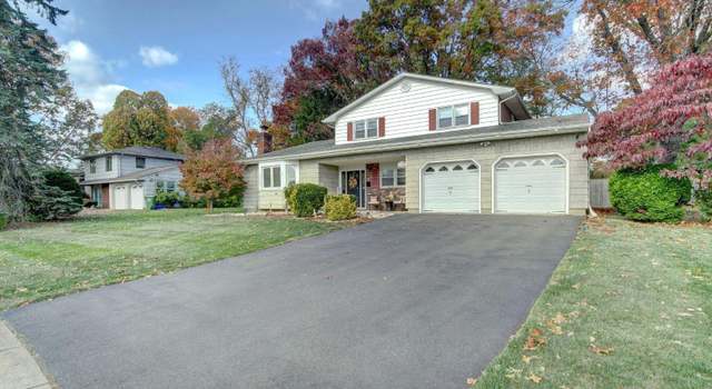 Photo of 12 Driftwood Dr, Sayreville, NJ 08859