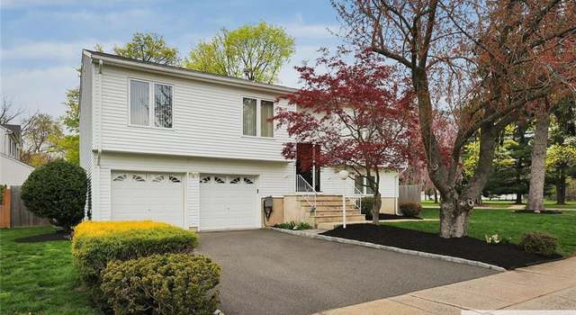 Photo of 2 Westwood Cir, Edison, NJ 08820