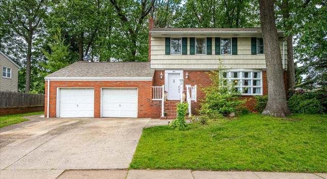 Photo of 4 Bodnarik Rd, Edison, NJ 08837