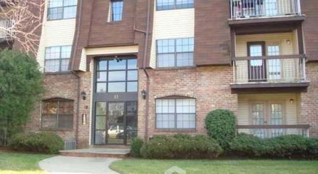 Photo of 1306 Green Hollow Dr, Iselin, NJ 08830