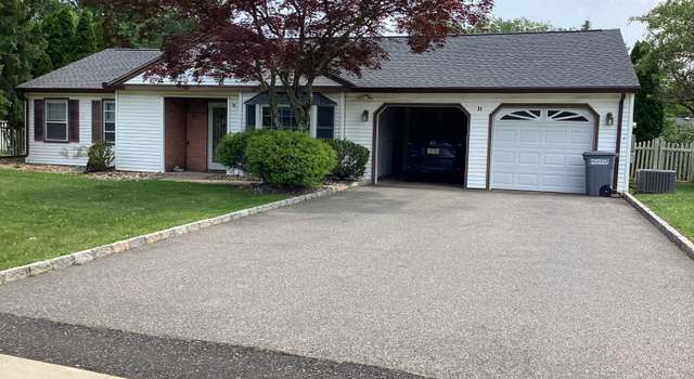 Photo of 11 Wilkens Dr, Piscataway, NJ 08854