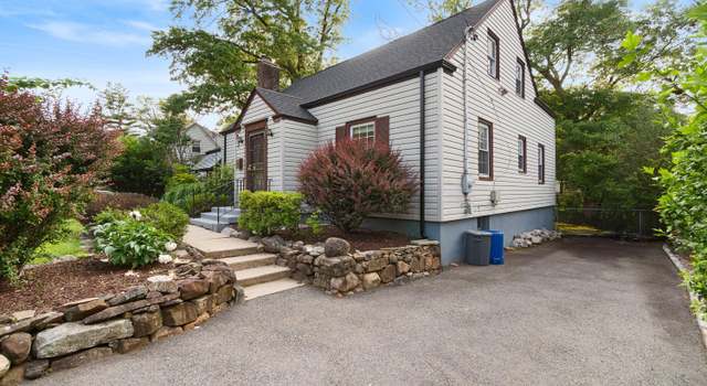 Photo of 7 Woods End Rd, West Orange, NJ 07052