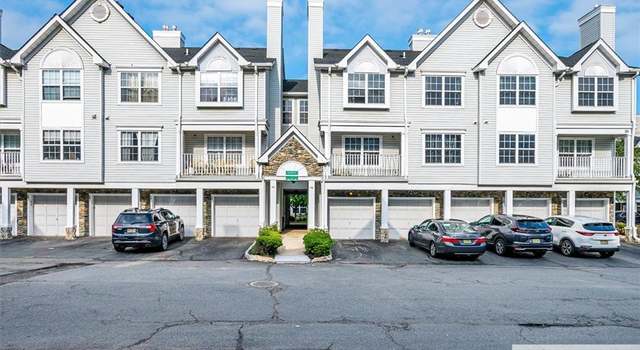 Photo of 32 Prestwick Way #32, Edison, NJ 08820