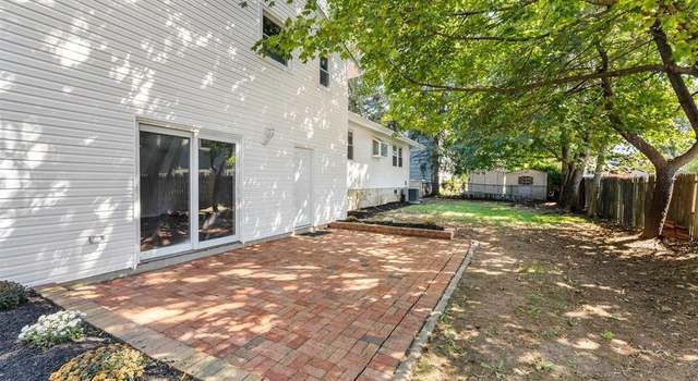 Photo of 20 Gramercy Dr, Piscataway, NJ 08854