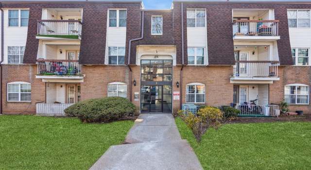 Photo of 307 Green Hollow Dr, Iselin, NJ 08830