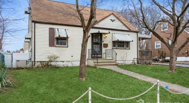 Photo of 9 Ash Rd, Edison, NJ 08817