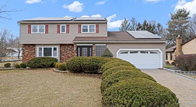 Photo of 31 Pine Ridge Dr, East Brunswick, NJ 08816
