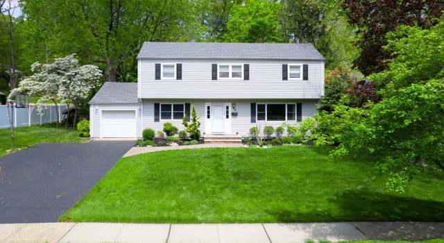 Photo of 13 Sandalwood Dr, East Brunswick, NJ 08816