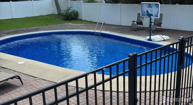 Photo of 4 Whitman Rd, Morganville, NJ 07751