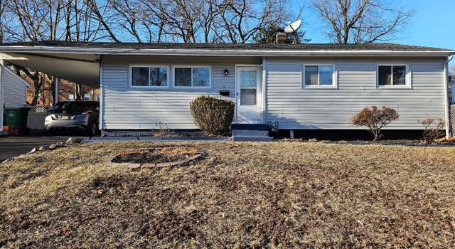 Photo of 2 Brookside Rd, Edison, NJ 08817
