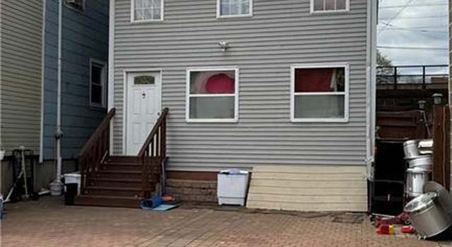Photo of 36 Railroad Ave, New Brunswick, NJ 08901
