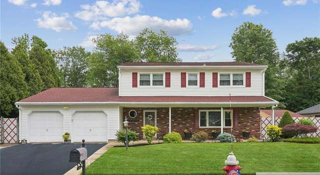 Photo of 39 Evergreen Ter, Monroe Township, NJ 08831