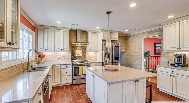 Photo of 6 Mockingbird Rd, Edison, NJ 08820