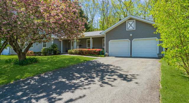 Photo of 28 Thrush Dr, East Brunswick, NJ 08816