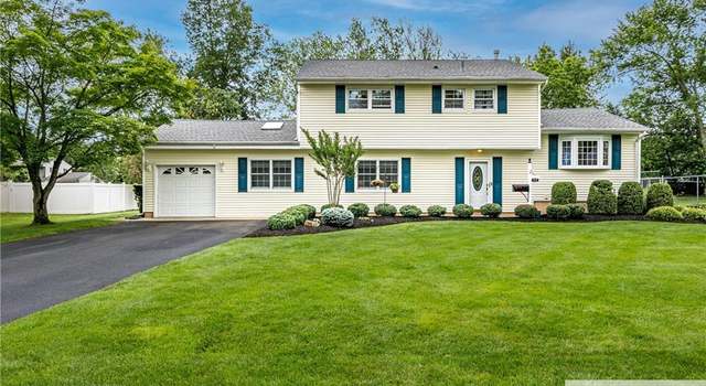 Photo of 13 Steven Rd, Kendall Park, NJ 08824