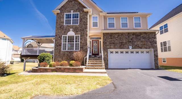 Photo of 345 Morning Glory Dr, Monroe, NJ 08831