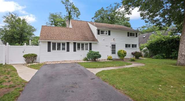 Photo of 32 Southwood Dr, Old Bridge, NJ 08857