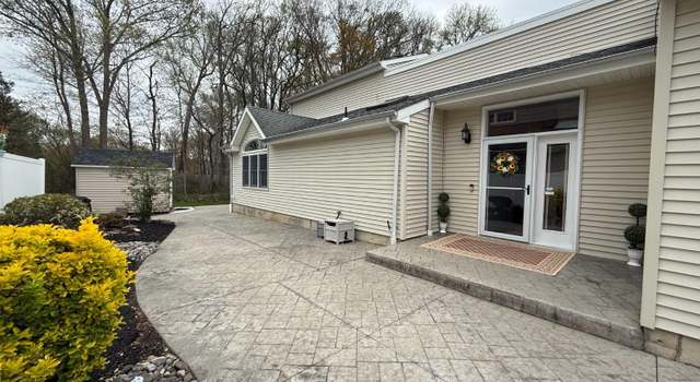 Photo of 38 Woodland Way, South Brunswick, NJ 08810