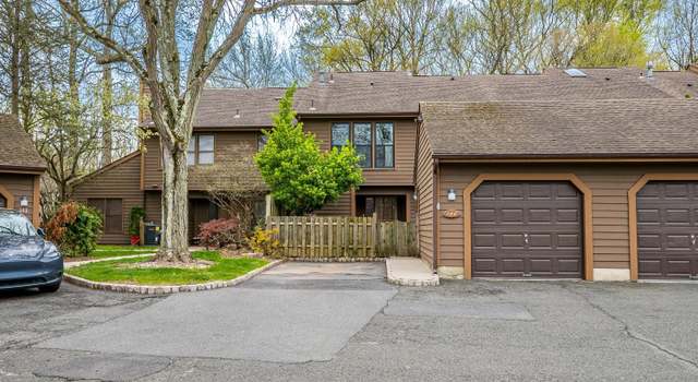 Photo of 142 Maplewood Ct, Edison, NJ 08820